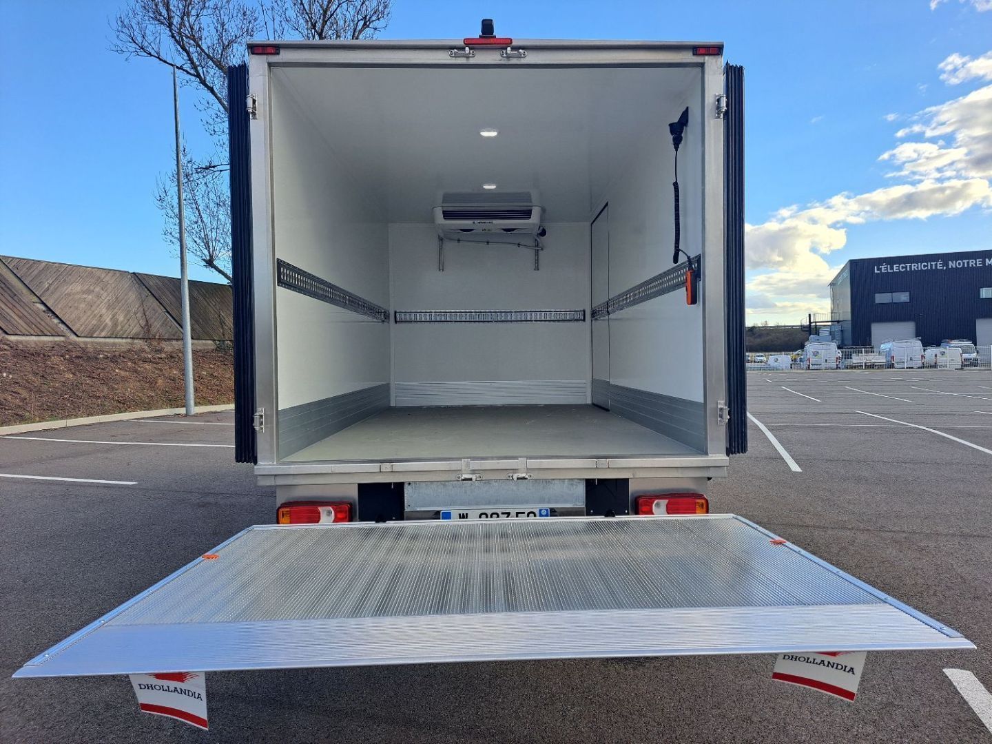 IVECO DAILY FRIGORIFIQUE - 35C18 A8 180CV 3L CAISSE HAYON 14.8M3