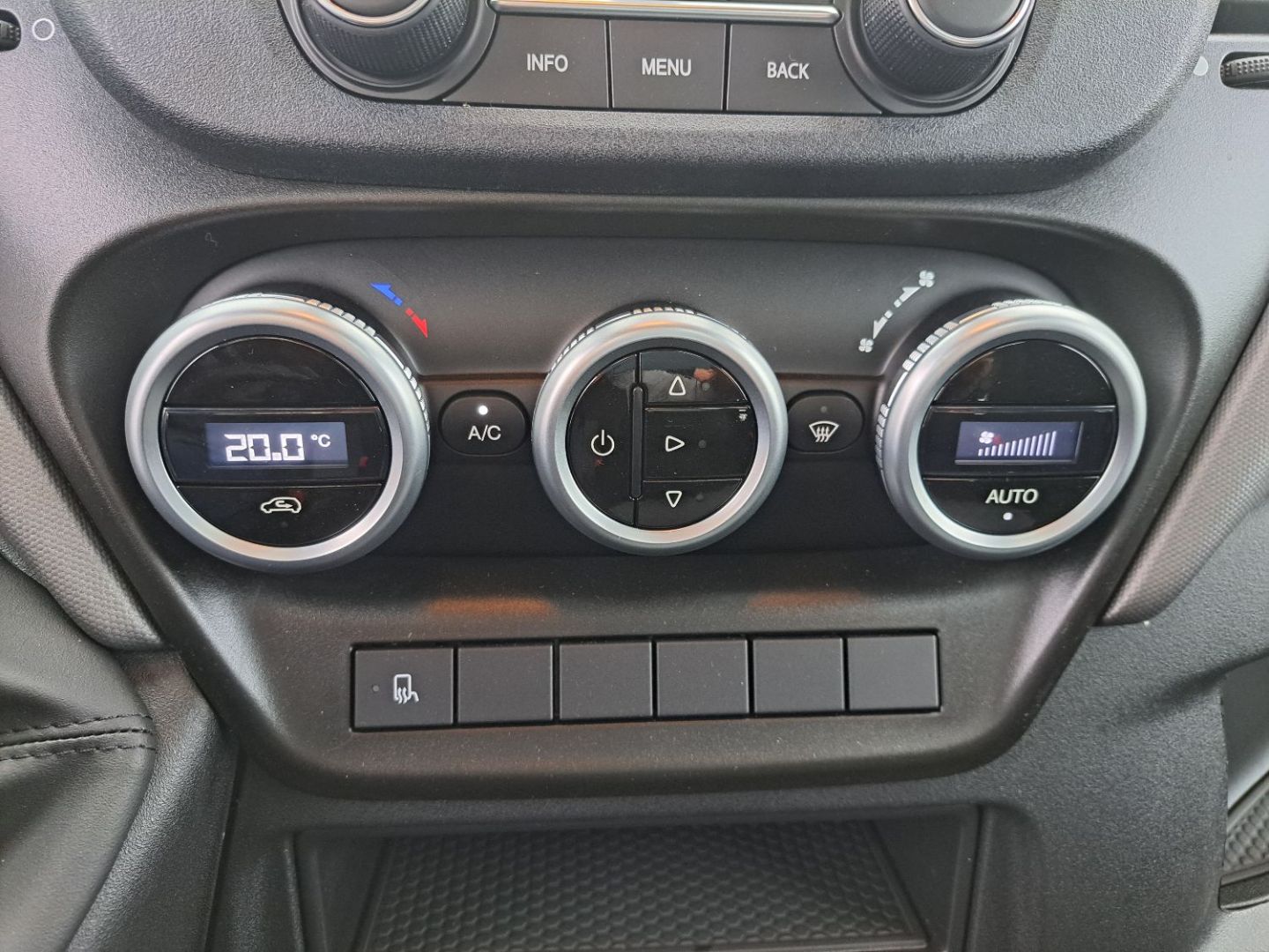 IVECO DAILY BENNE - 35C18 180CV 3L COFFRE REHAUSSES LATERALE