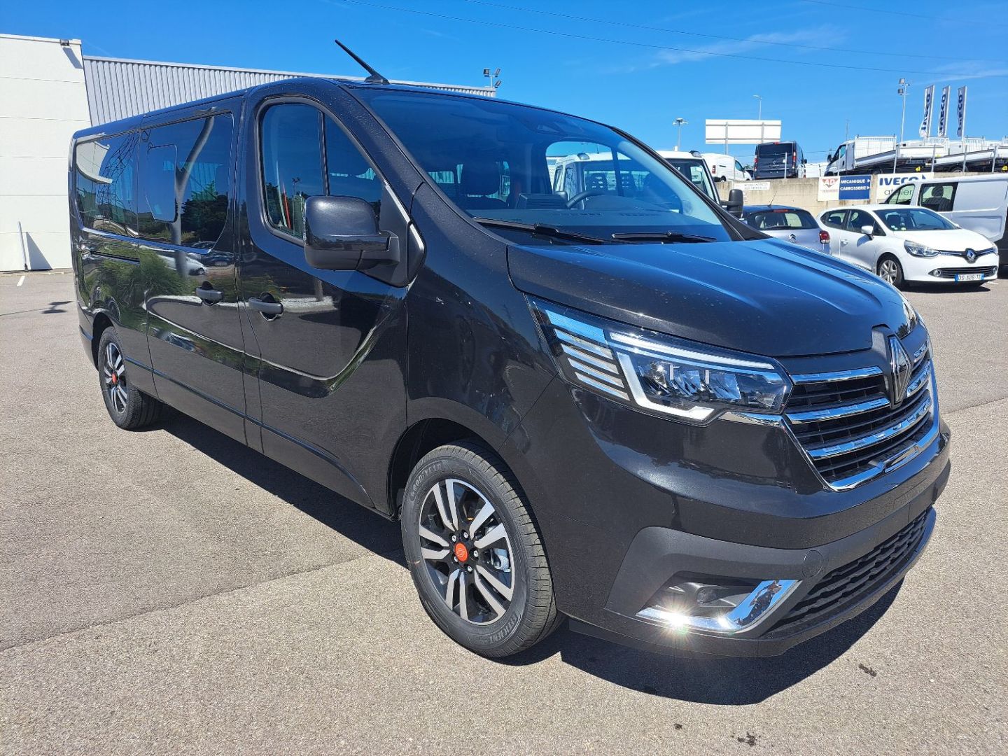 RENAULT NOUVEAU TRAFIC COMBI - COMBI GRAND TECHNO 2.0 BLUE DCI 150 GSR2 EDC 8PL