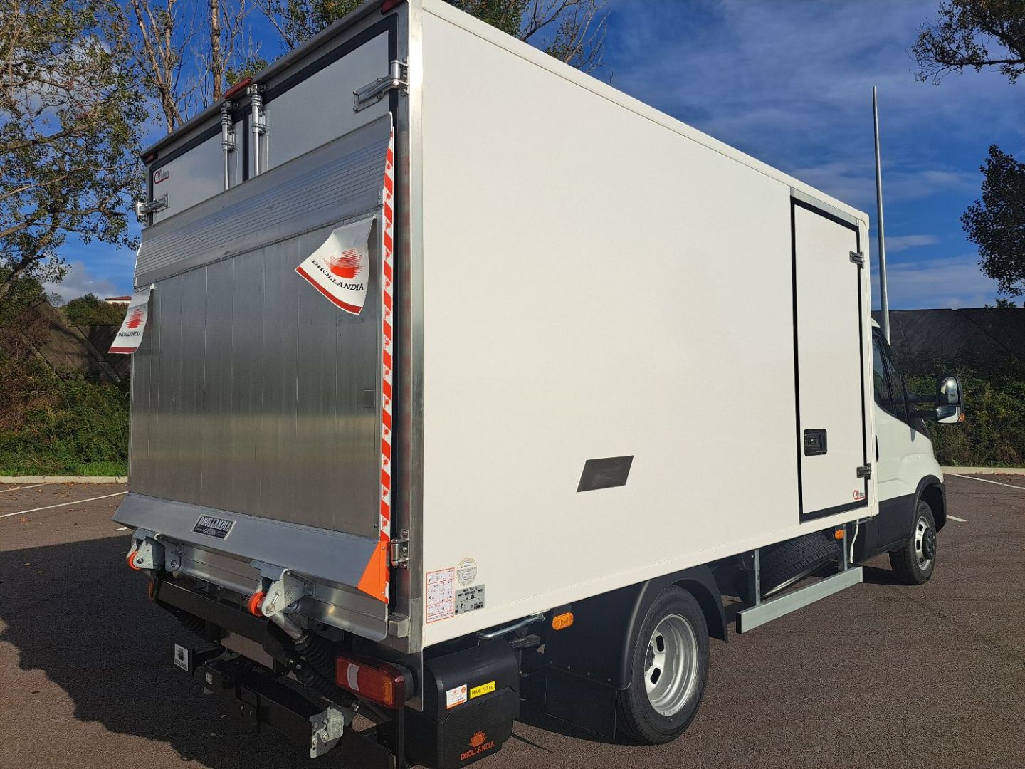 IVECO DAILY FRIGORIFIQUE - 35C16 160CV 3L CAISSE HAYON 14.8M3