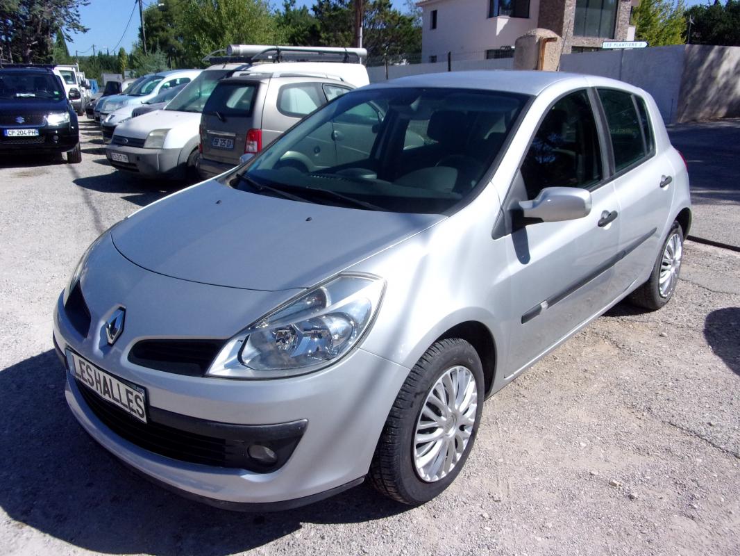 RENAULT CLIO - III PHASE1 1,6 16V 110CV BOITE AUTO PROACTIVE DYNAMIQUE (2006)