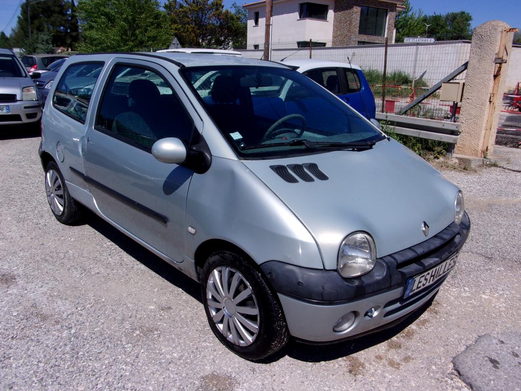 RENAULT TWINGO - 1,2 16V 75CV QUICKSHIFT PRIVILÈGE 3 PORTES (2004)