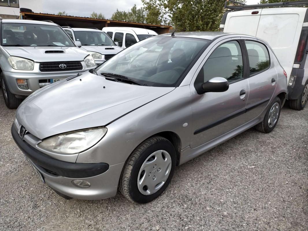 PEUGEOT 206 - 1,4I XT PACK CLIM 75CV BOITE AUTO (1999)