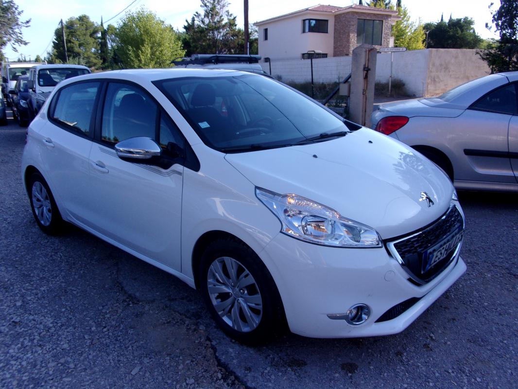 Peugeot 208 - 1,2i 82 CV URBAN SOUL