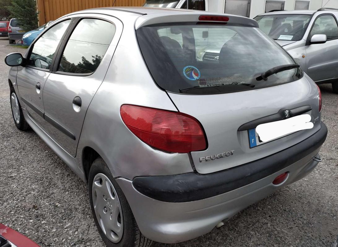 Peugeot 206 - 1,4i XT 75CV PACK CLIM BOITE AUTO