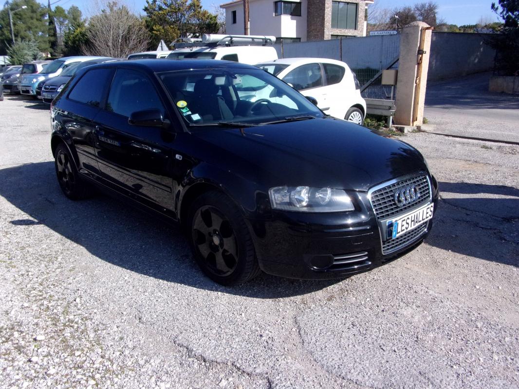Audi A3 - 1,6 AMBIENTE Boite Auto