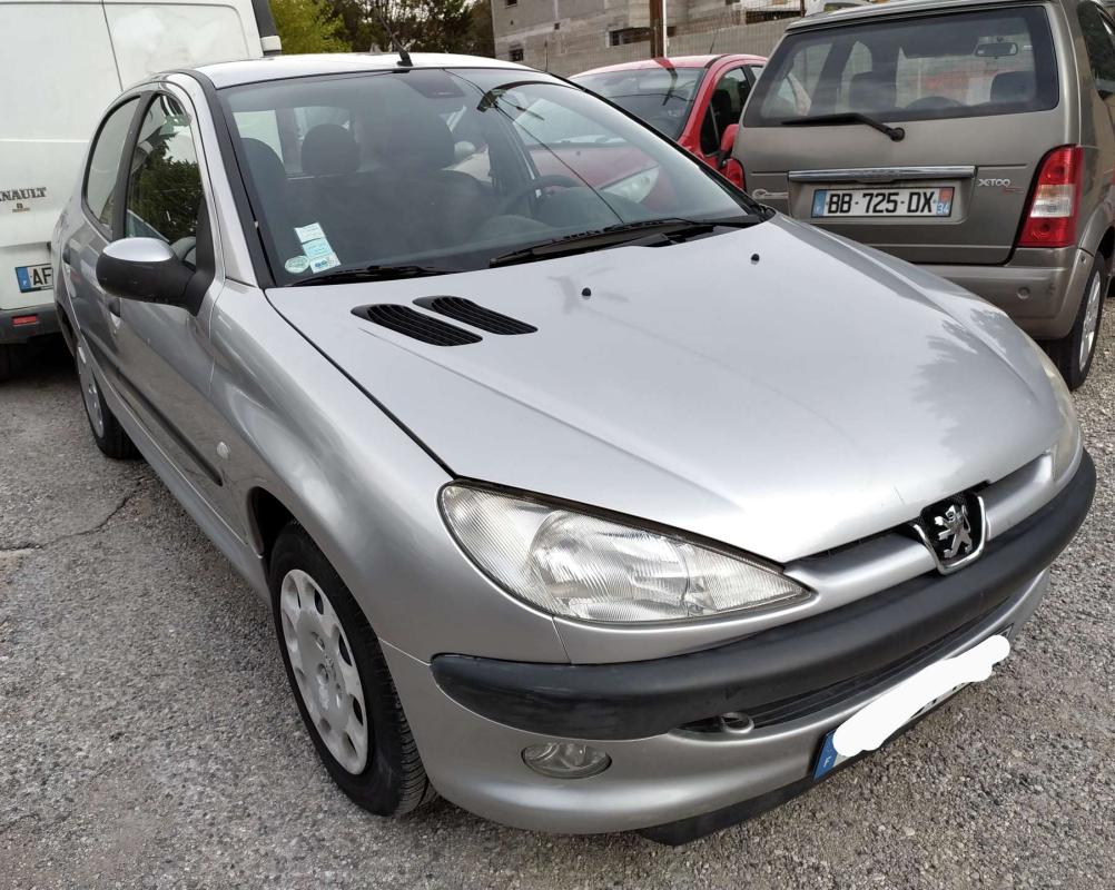 Peugeot 206 - 1,4i XT Pack Clim 75CV BOITE AUTO