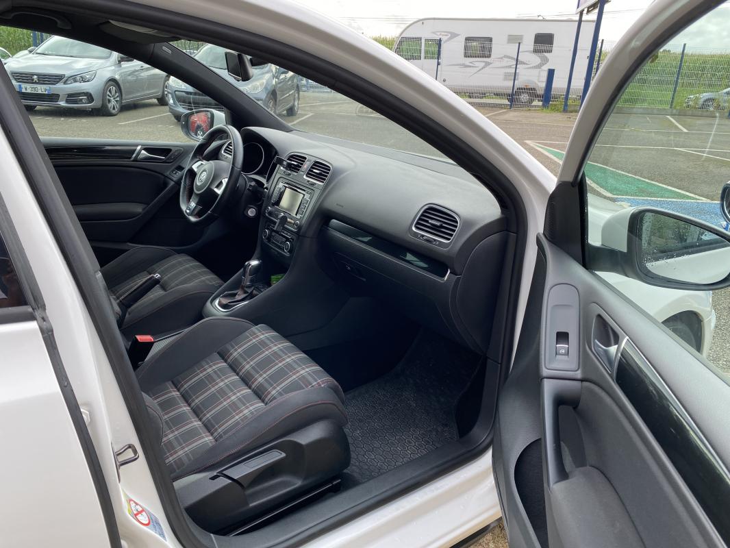 Volkswagen Golf - 6 GTI 2L 210 CV DSG6 5P
