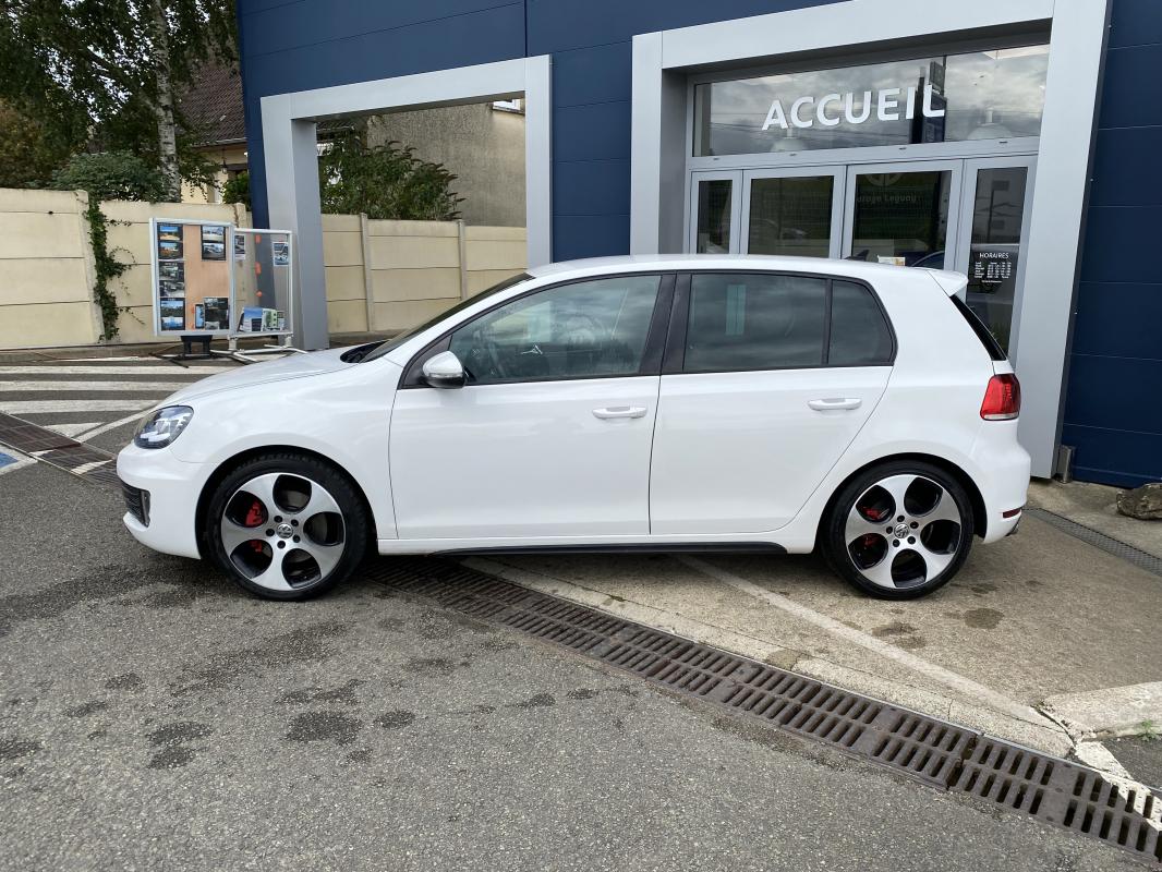 Volkswagen Golf - 6 GTI 2L 210 CV DSG6 5P