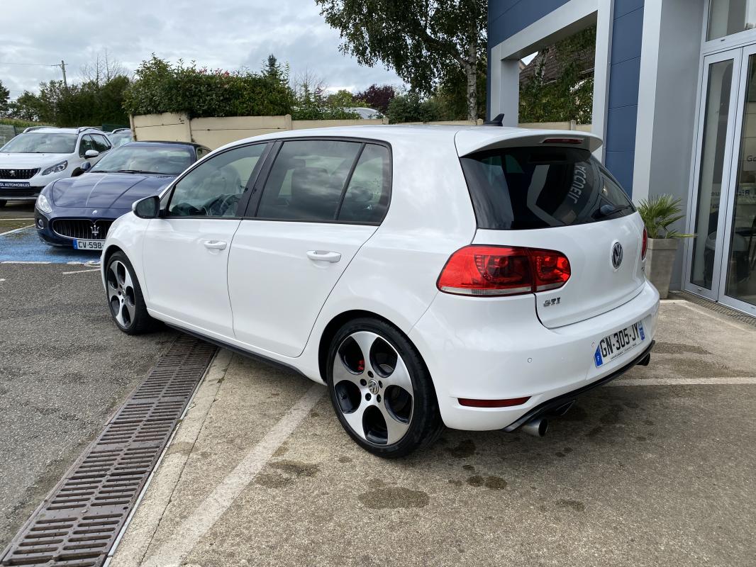 Volkswagen Golf - 6 GTI 2L 210 CV DSG6 5P