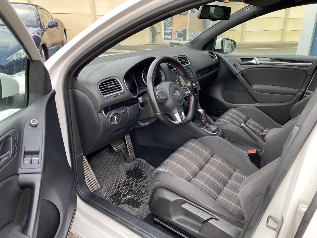Volkswagen Golf - 6 GTI 2L 210 CV DSG6 5P