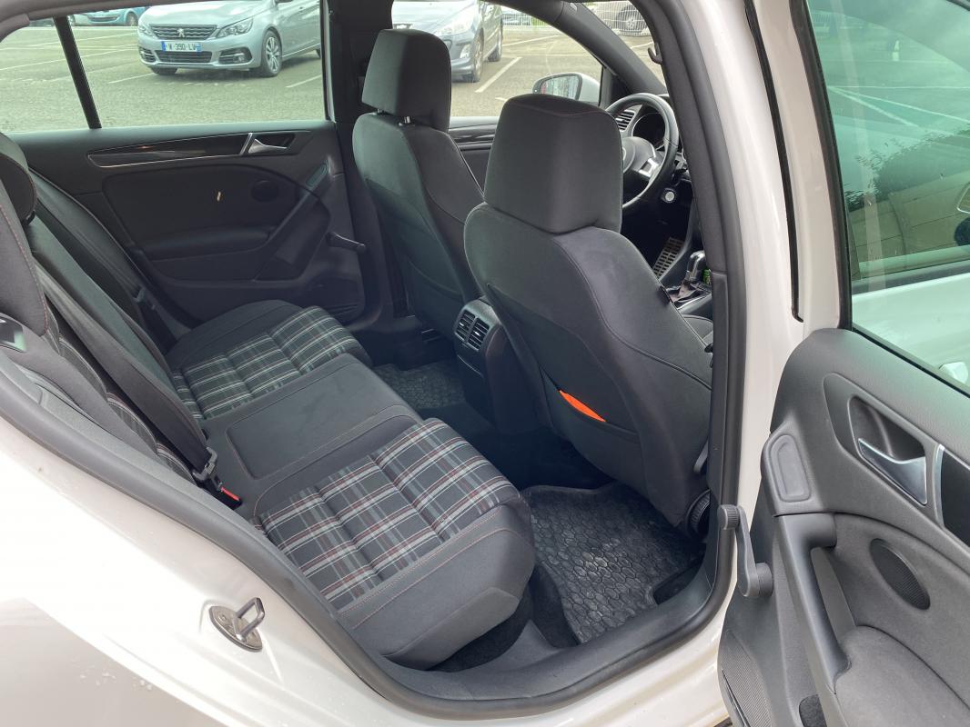 Volkswagen Golf - 6 GTI 2L 210 CV DSG6 5P