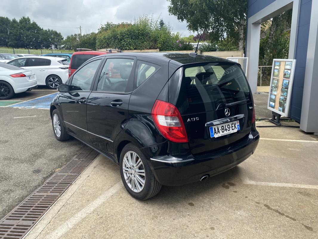 Mercedes Classe A - CLASE 180 116V BVA AVANTGARDE