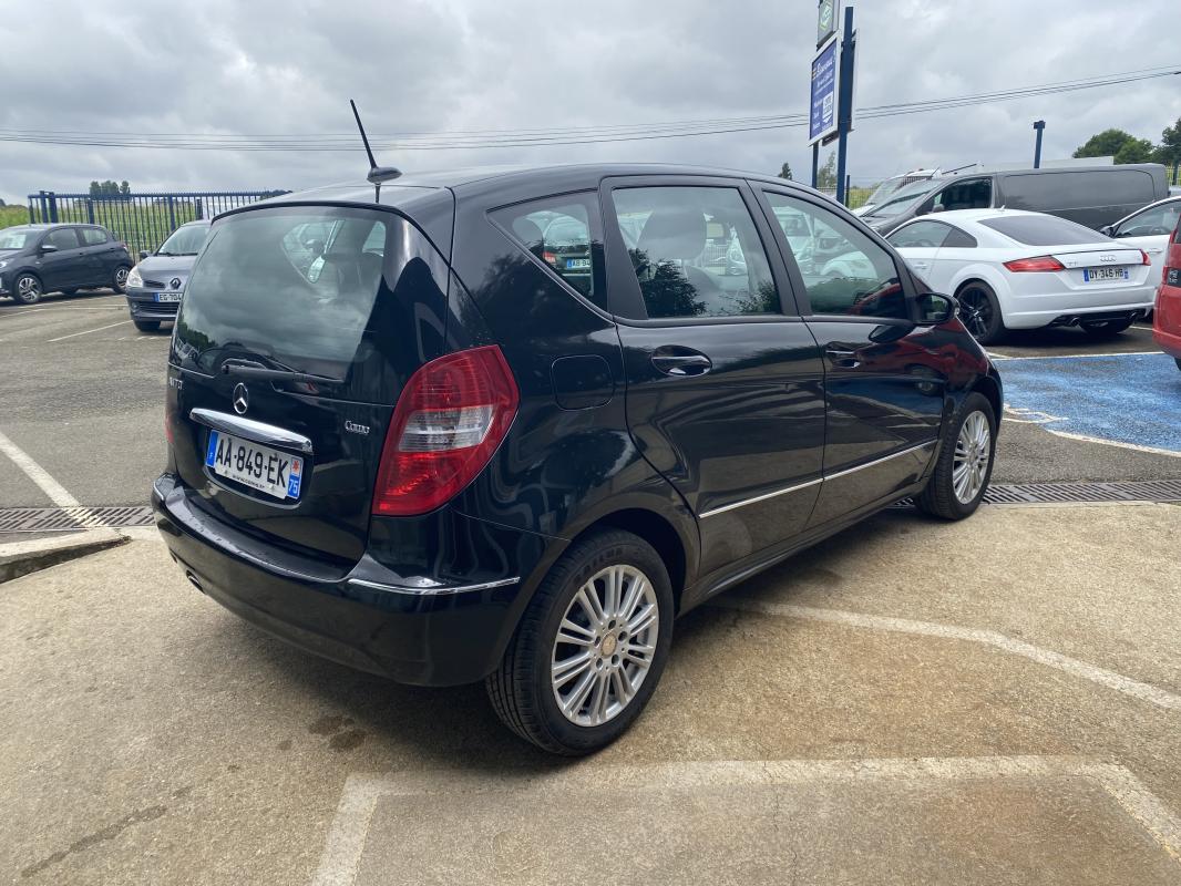 Mercedes Classe A - CLASE 180 116V BVA AVANTGARDE