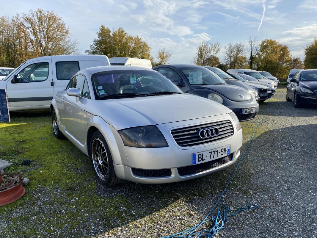 AUDI TT - 1.8 180 CV BVM6 FINITION S-LINE VENTE A MARCHAND (2000)