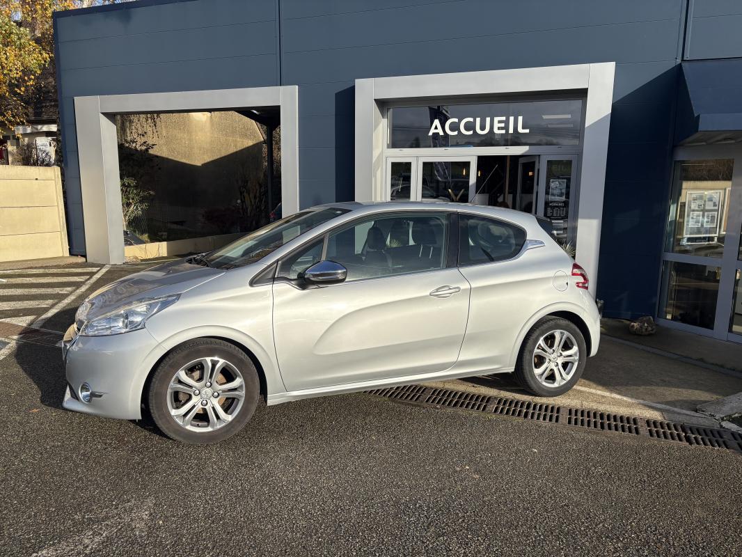 Peugeot 208 - 1.6L HDI 90 CV ALLURE - KIT DISTRIBUTION FAIT EN 2025
