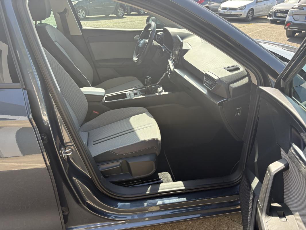 Seat Leon - 1.0L TSI 110 CV URBAN BVM 6 - APPLE CAR PLAY SANS FIL CAMERA -FEUX LED