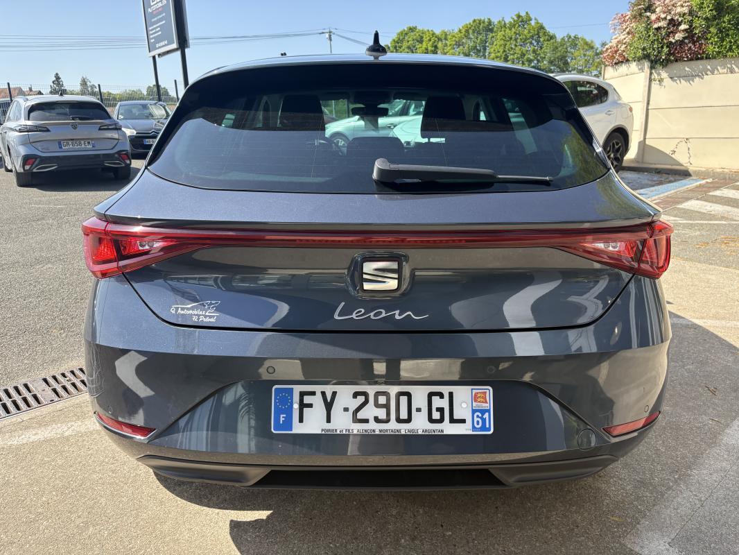 Seat Leon - 1.0L TSI 110 CV URBAN BVM 6 - APPLE CAR PLAY SANS FIL CAMERA -FEUX LED