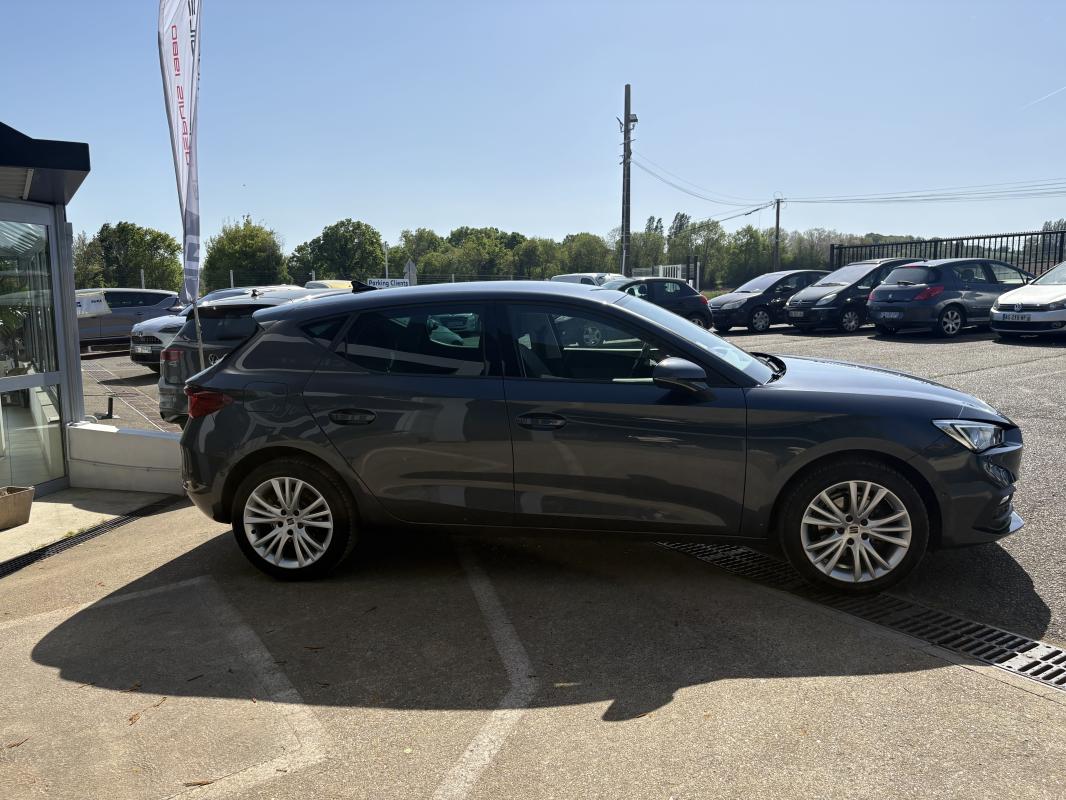 Seat Leon - 1.0L TSI 110 CV URBAN BVM 6 - APPLE CAR PLAY SANS FIL CAMERA -FEUX LED