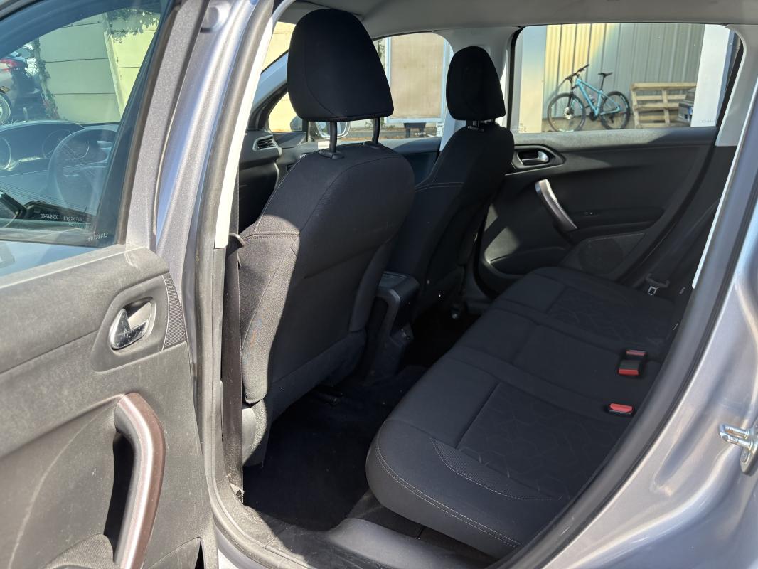 Peugeot 2008 - 1.6 HDI 90CV BVA ACTIVE BUSINESS