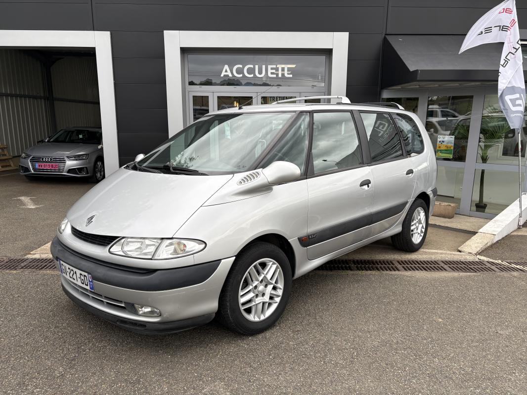 Renault Espace - PHASE 2 2.2 DCI EXPRESSION 130CV 7PL + ATTELAGE