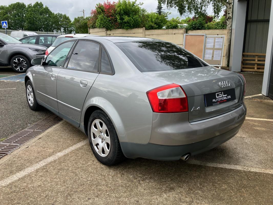 Audi A4 - II 1.6L 102CV BVM 5