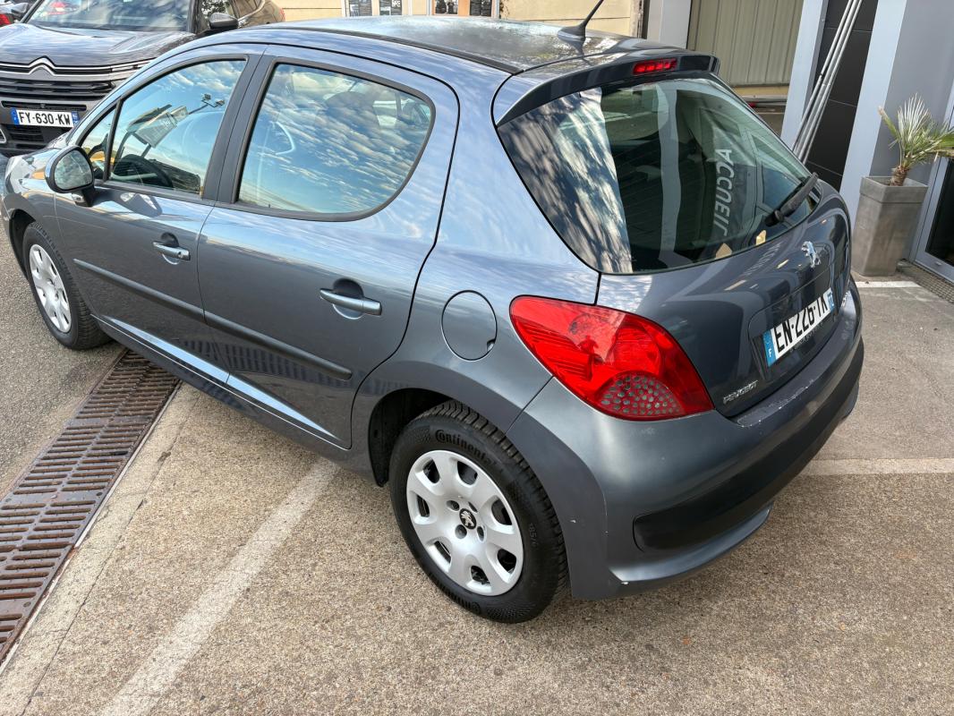 Peugeot 207 - 1.4 VTi 16V 95ch Style USB Box