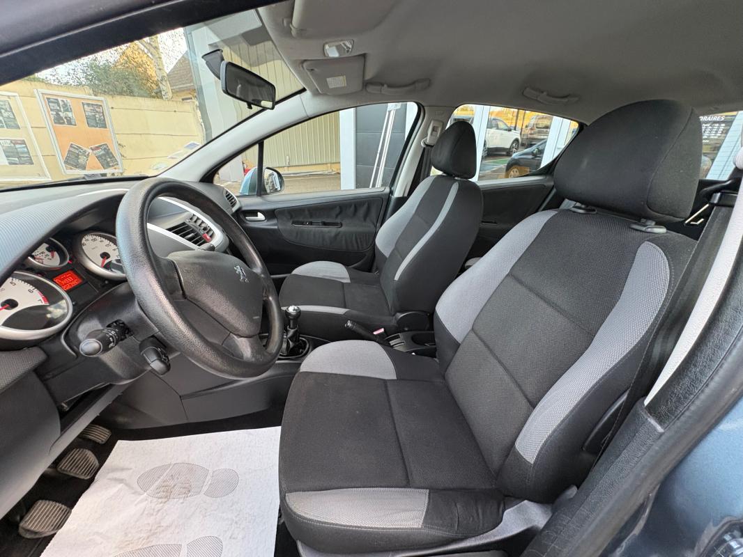 Peugeot 207 - 1.4 VTi 16V 95ch Style USB Box