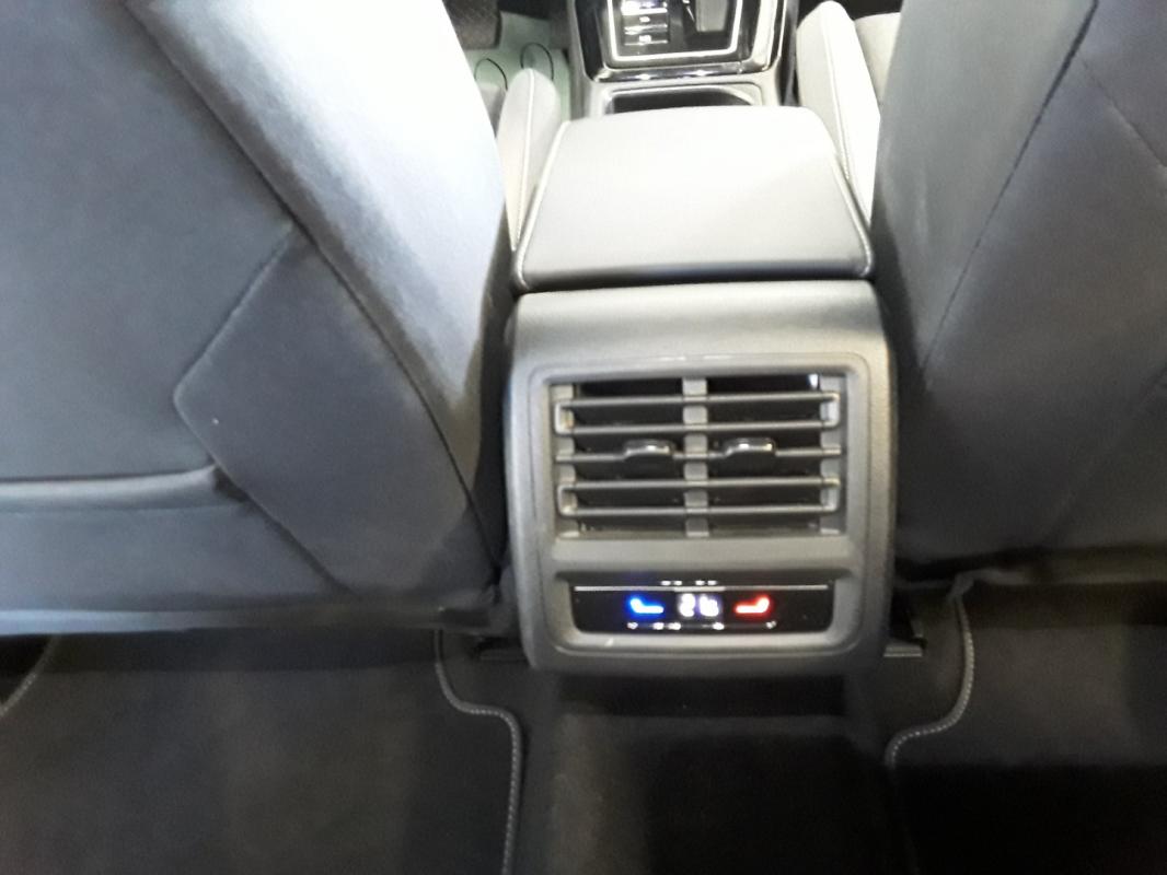 Volkswagen Golf - 2.0 TDI 150 CV R-LINE DSG7