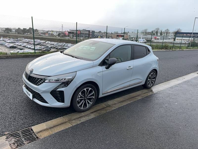 RENAULT CLIO - E-TECH FULL HYBRID 145 TECHNO (2024)