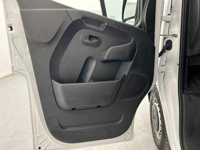 Renault Master - FOURGON FGN TRAC F3500 L2H2 BLUE DCI 135 CONFORT