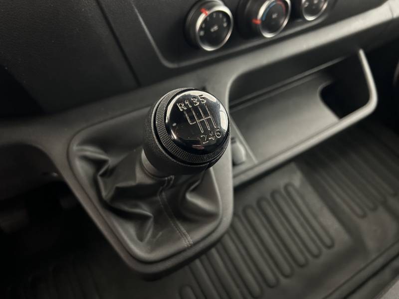 Renault Master - FOURGON FGN TRAC F3500 L2H2 BLUE DCI 135 CONFORT