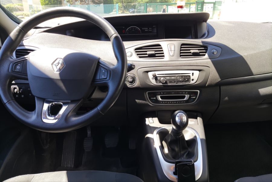 RENAULT SCENIC III - 1.5 DCI LIMITED