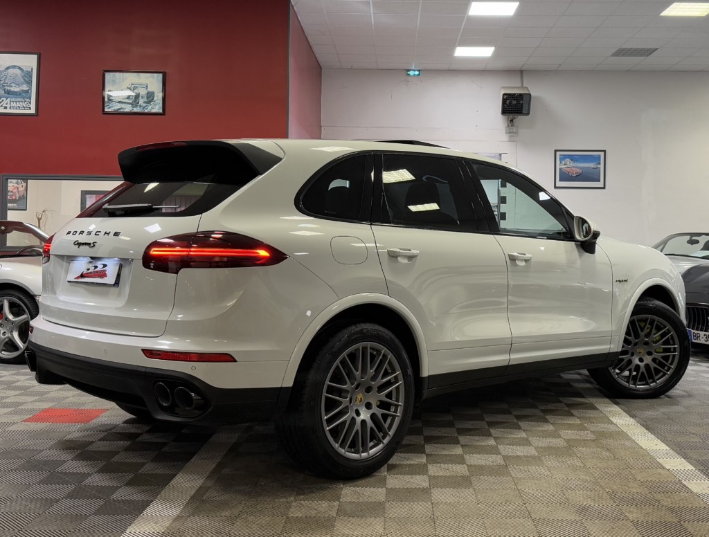 Porsche Cayenne - 3.0 416ch S E-Hybrid Platinum Edition