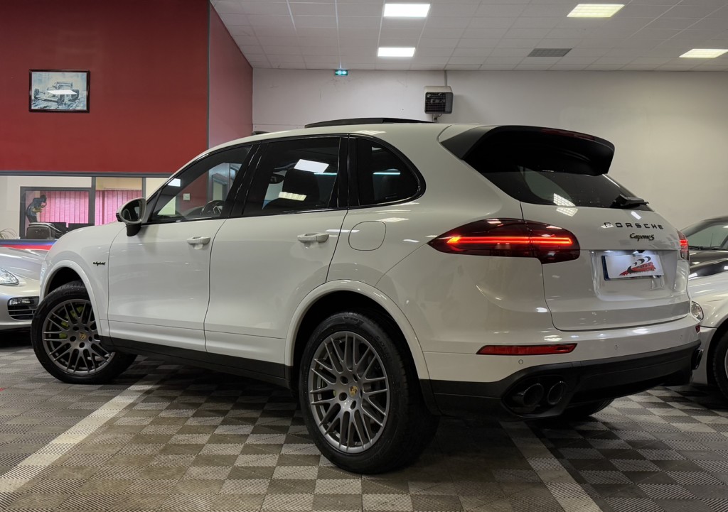 Porsche Cayenne - 3.0 416ch S E-Hybrid Platinum Edition