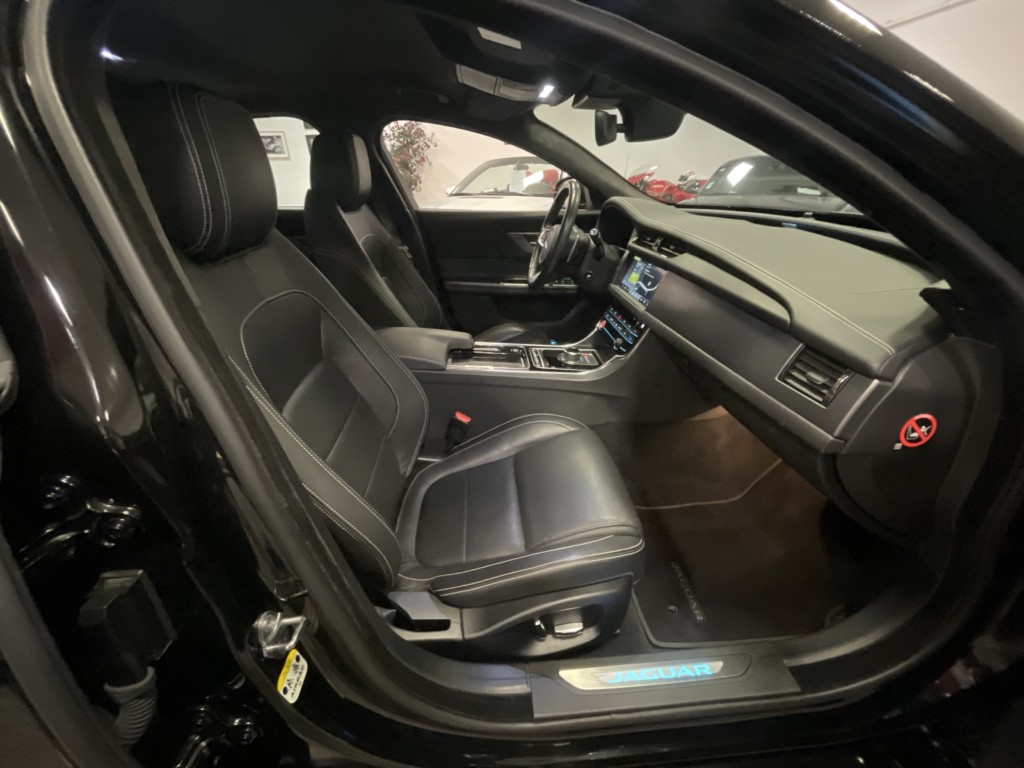 Jaguar XF - 2.0 D 180ch Business R-Sport BVA