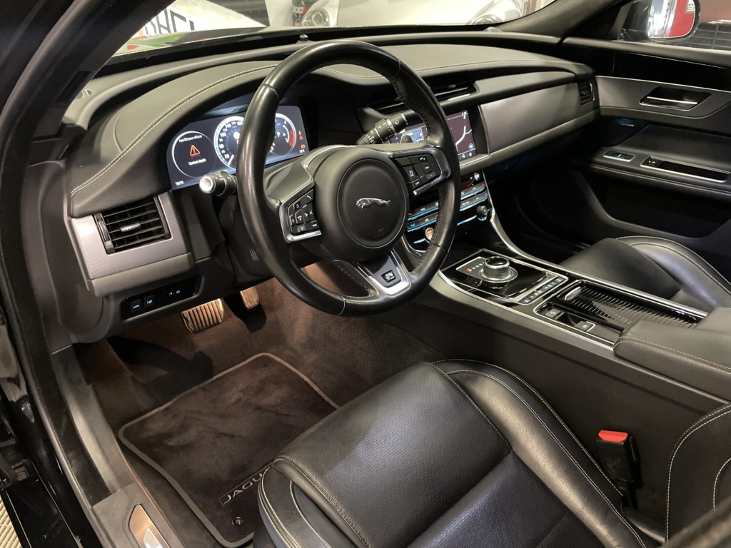 Jaguar XF - 2.0 D 180ch Business R-Sport BVA