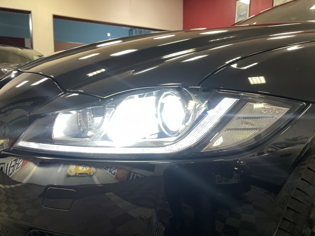 Jaguar XF - 2.0 D 180ch Business R-Sport BVA