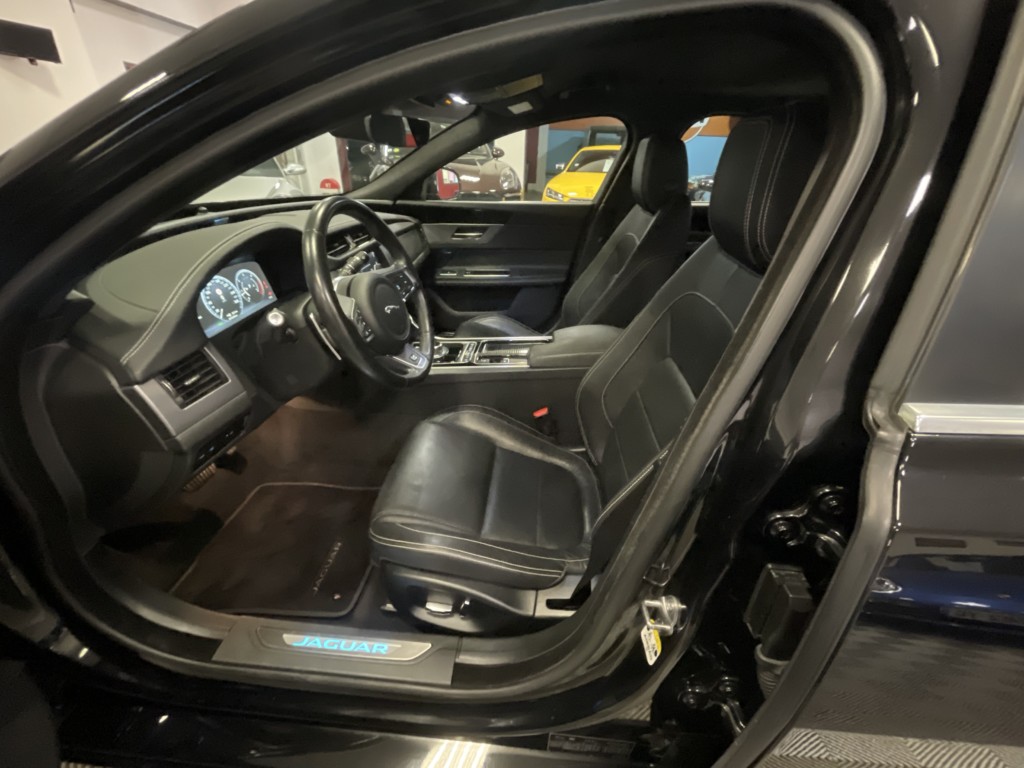 Jaguar XF - 2.0 D 180ch Business R-Sport BVA