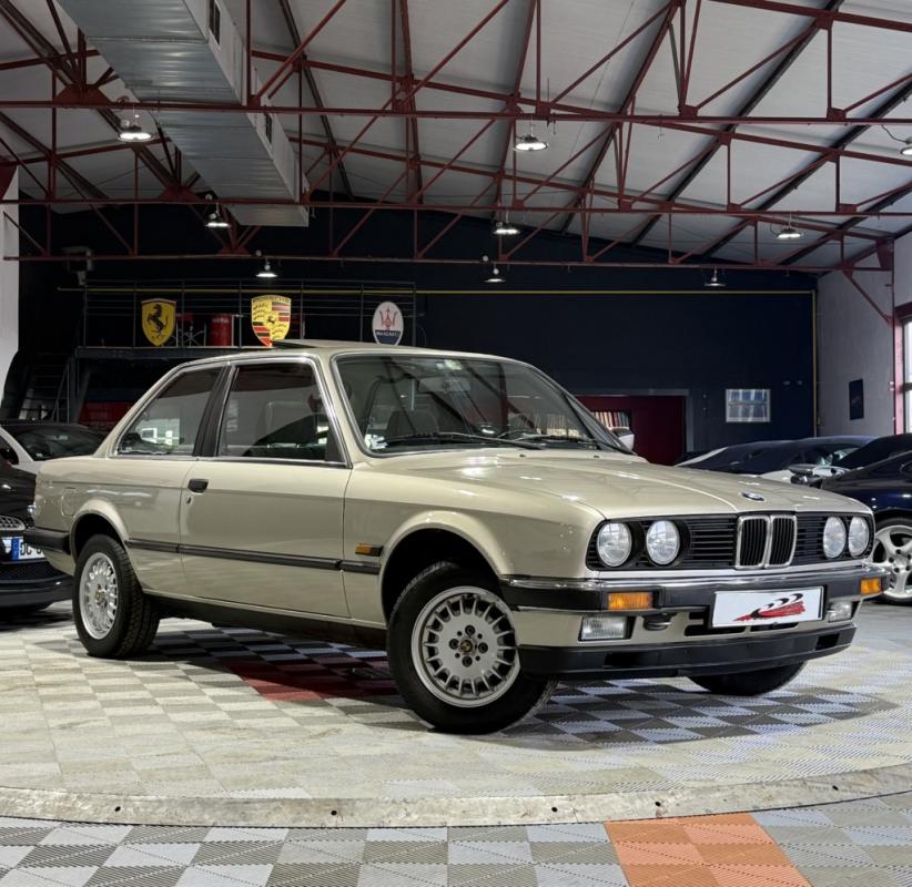 BMW Série 3 - 320i Coupé BVM5 (E30)