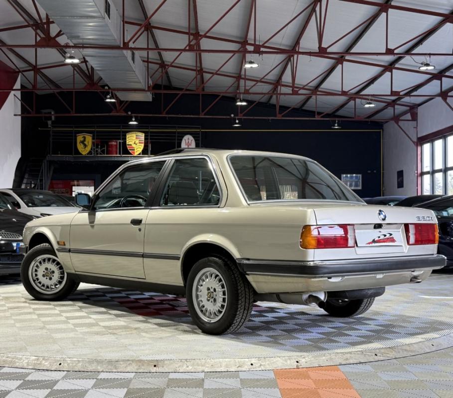 BMW Série 3 - 320i Coupé BVM5 (E30)