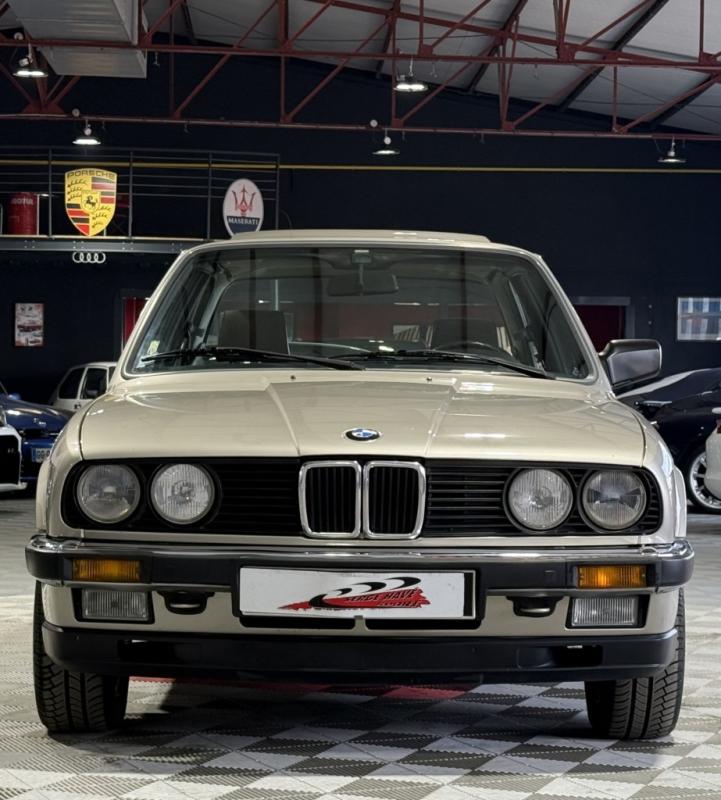 BMW Série 3 - 320i Coupé BVM5 (E30)