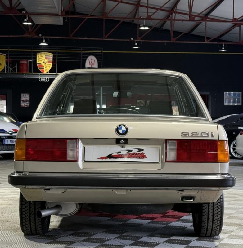 BMW Série 3 - 320i Coupé BVM5 (E30)