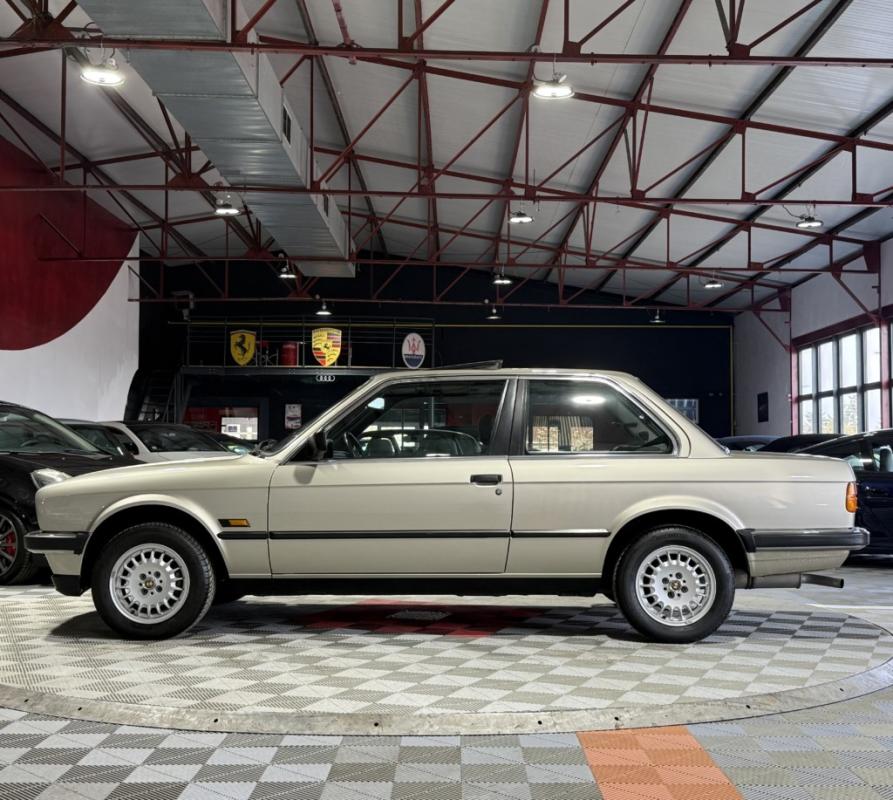 BMW Série 3 - 320i Coupé BVM5 (E30)