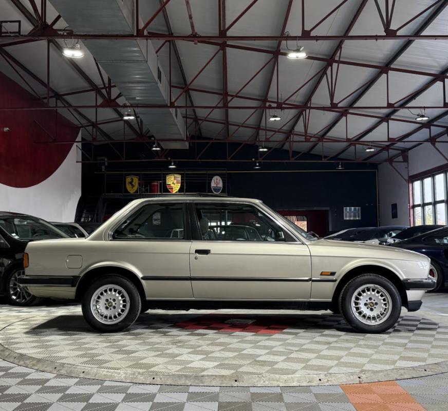 BMW Série 3 - 320i Coupé BVM5 (E30)