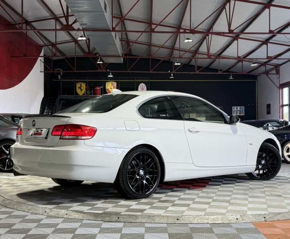 BMW Série 3 - Coupé 320d 177ch Luxe BVM6 (E92)