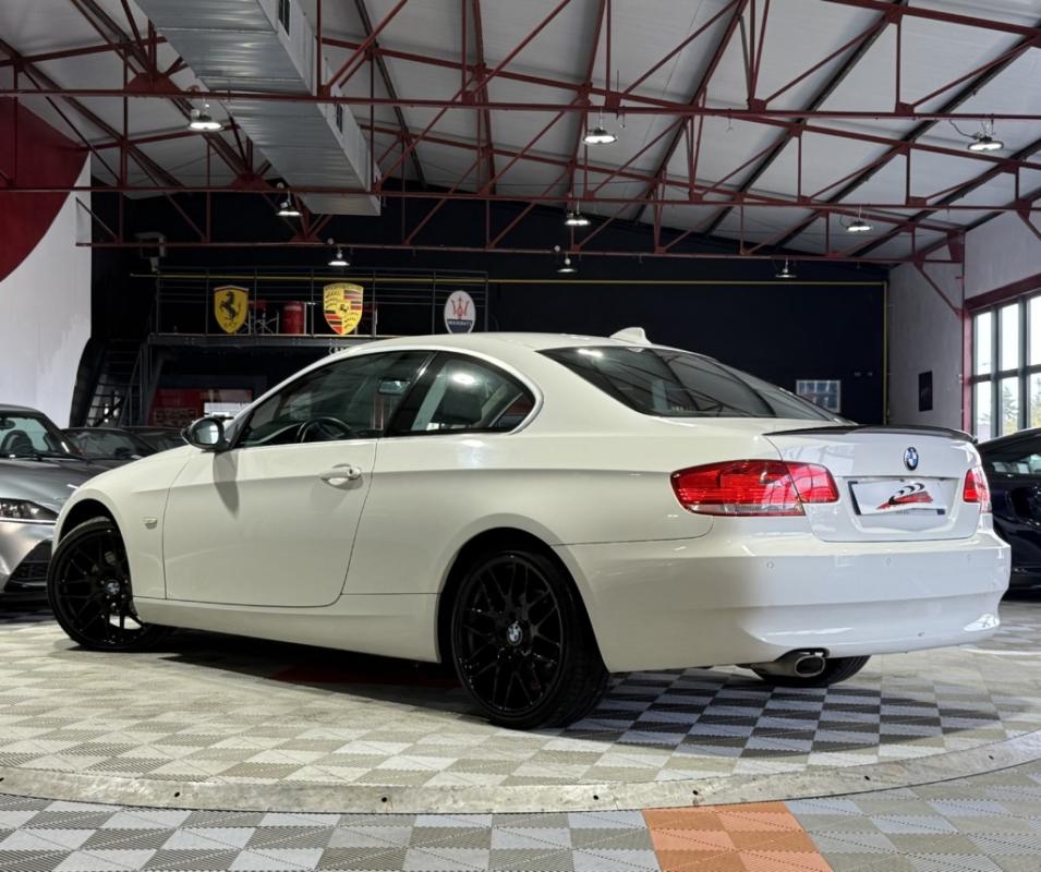 BMW Série 3 - Coupé 320d 177ch Luxe BVM6 (E92)