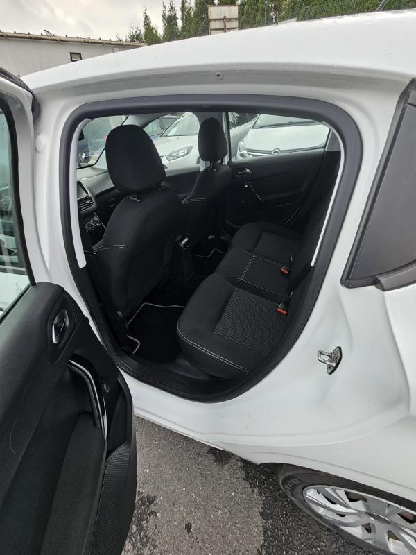 Peugeot 208 - 1.6 Blue-HDi 75CH Active Business