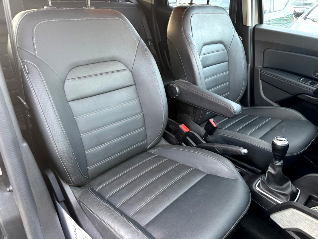 Dacia Duster - NEW PRESTIGE BLUE DCI 115 4X2