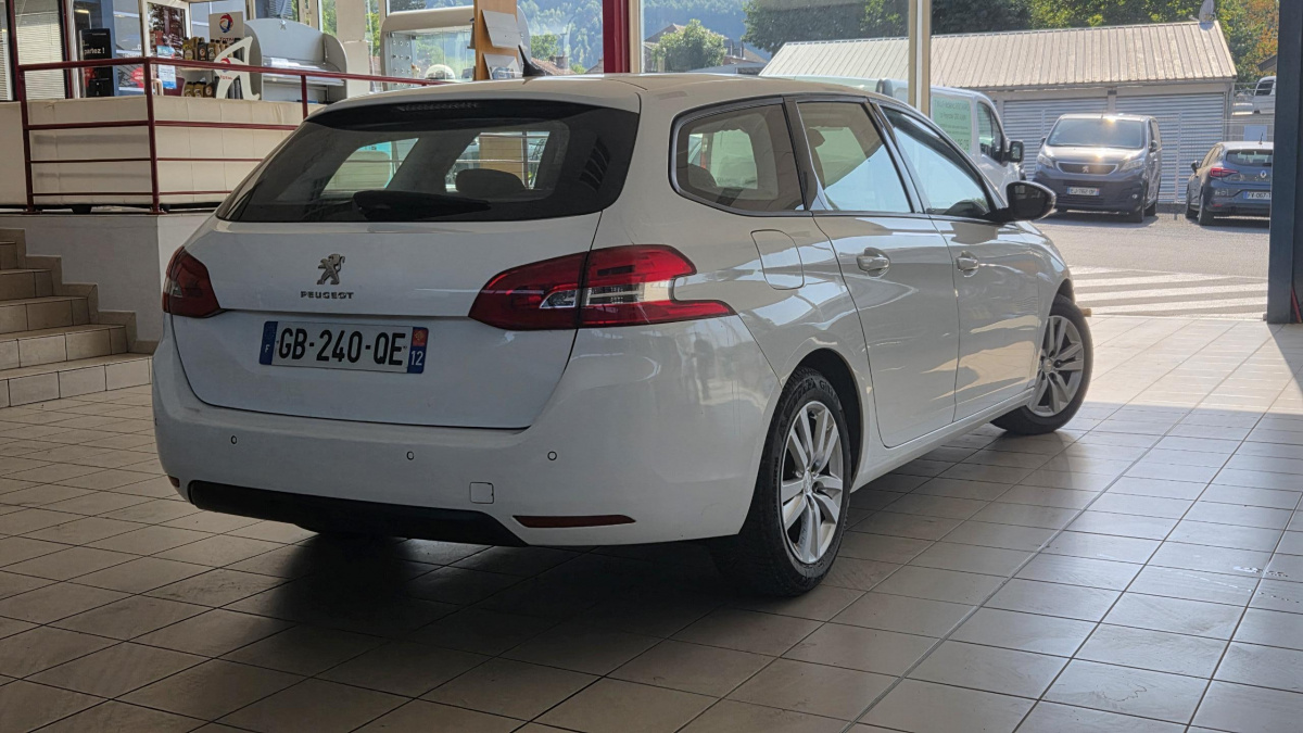 Peugeot 308 - II BlueHDi 130 EAT8 S&amp;S ACTIVE BUSINESS
